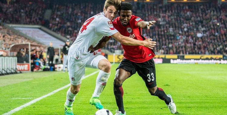 包含沙尔克防守犯错客场不敌法兰克福的词条