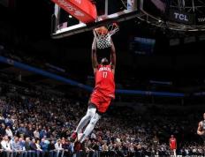 米切尔爆发新星，三连败刷新纪录，引发争议球队迎来希望！的简单介绍