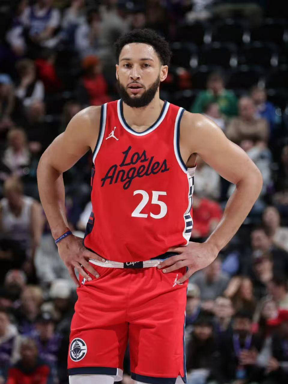 雄鹿狂砍国王分,西蒙斯迎来新赛季高光!