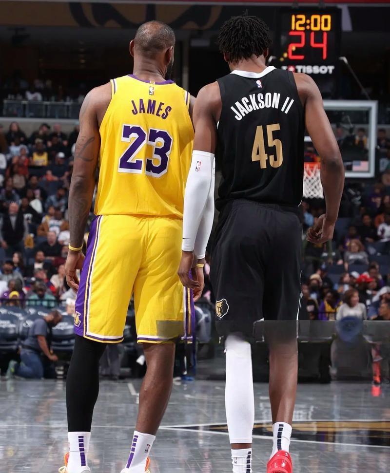 塔图姆三巨头联手,迎来胜利得分突破,湖人冲击季后赛!的简单介绍