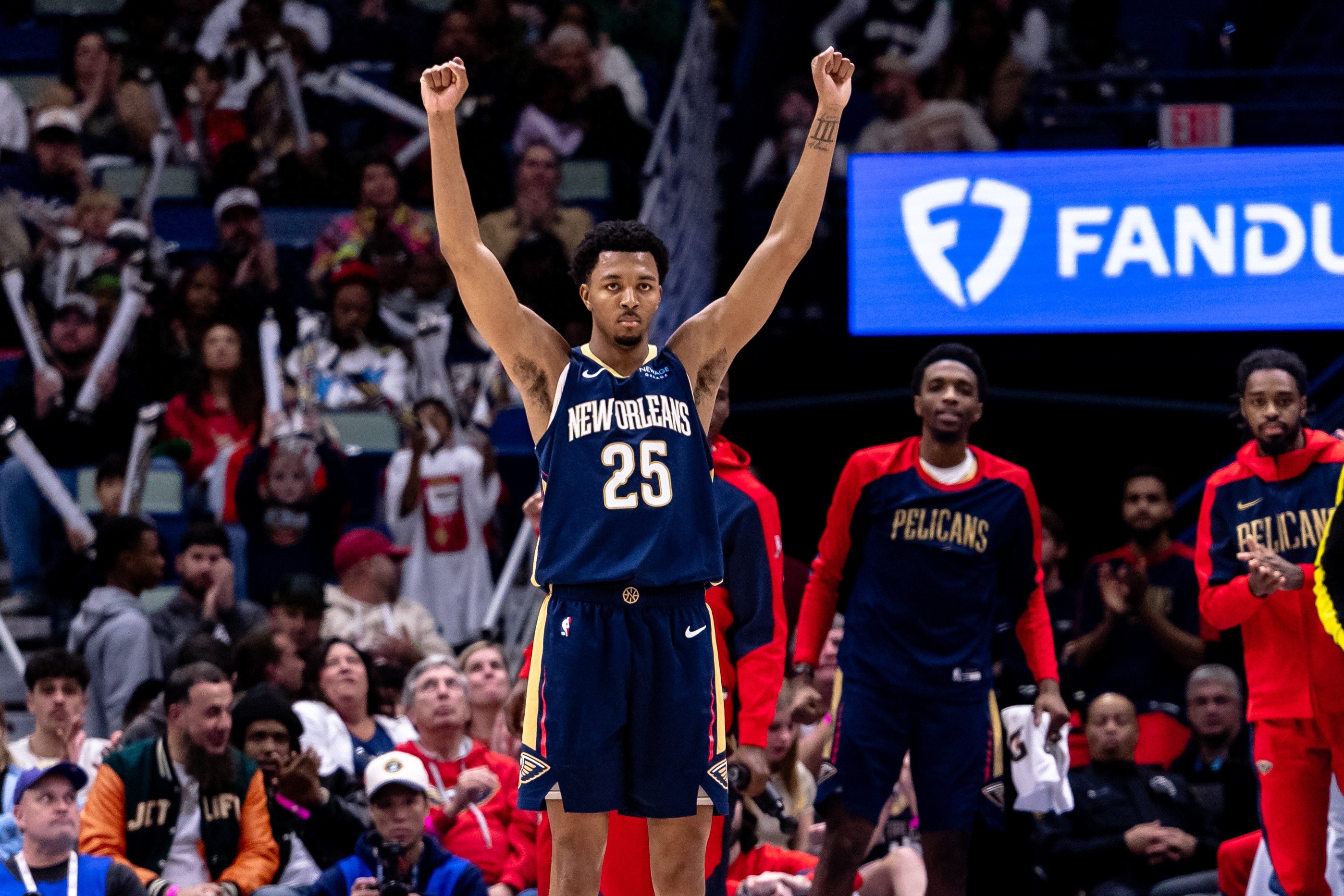 包含鹈鹕险胜独行侠,东契奇关键表现点燃全场!的词条